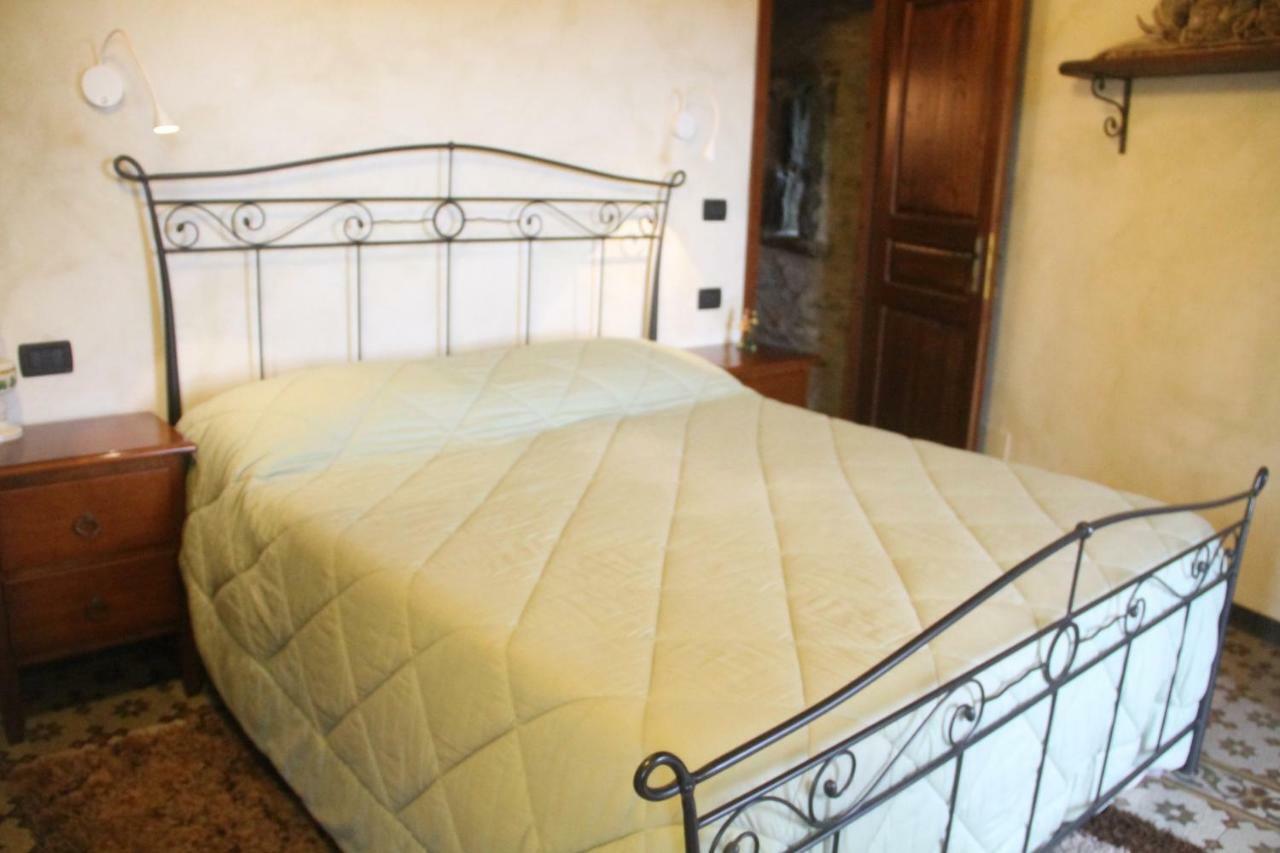 Bed & Breakfast Triora Medievale Exterior photo